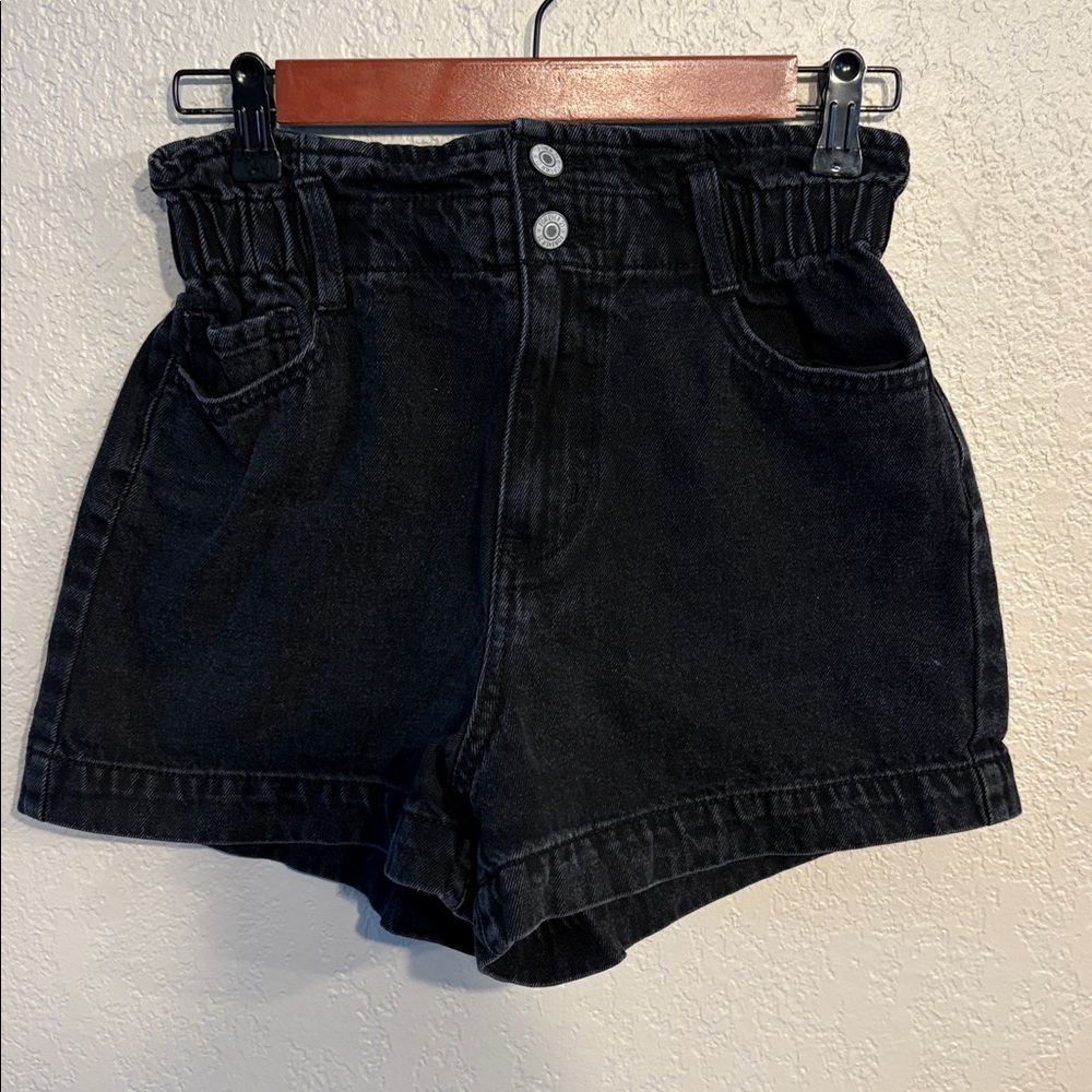 F21 forever 21 High Waisted Black Denim mom Shorts small
